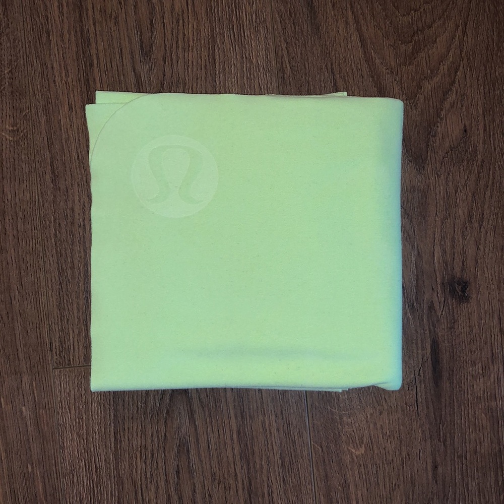 Lululemon The Big Towel - Neon Yellow/Green
